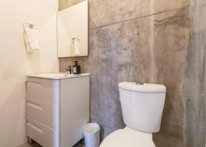 Zielo 2bdrm 1bath Fits 6 Ac Rooftop *