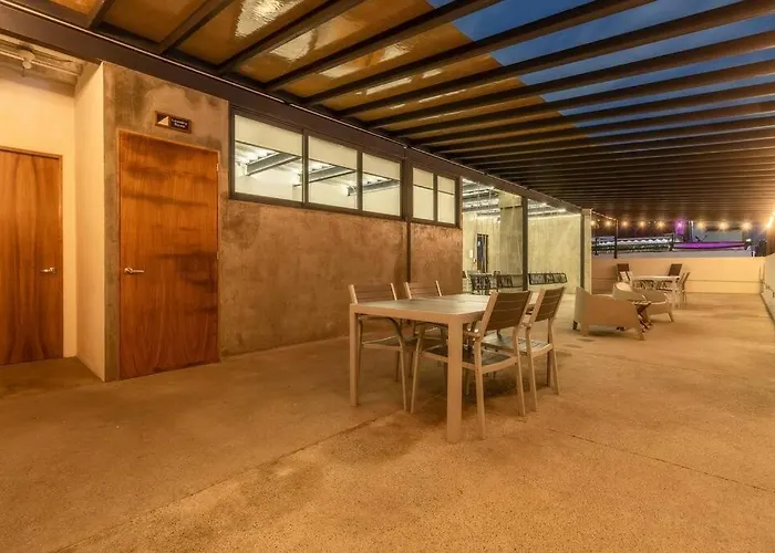 Zielo 2bdrm 1bath Fits 6 Ac Rooftop
