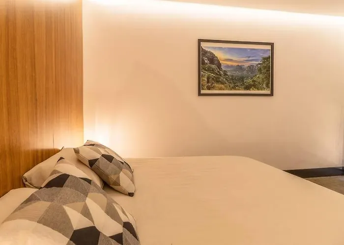 Zielo 2bdrm 1bath Fits 6 Ac Rooftop Apartment *